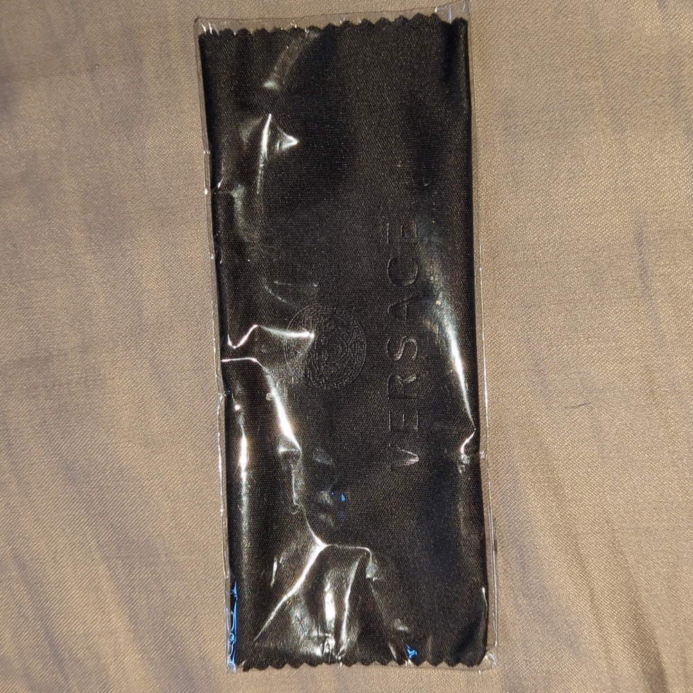 New Unopened Versace Glasses Wipe